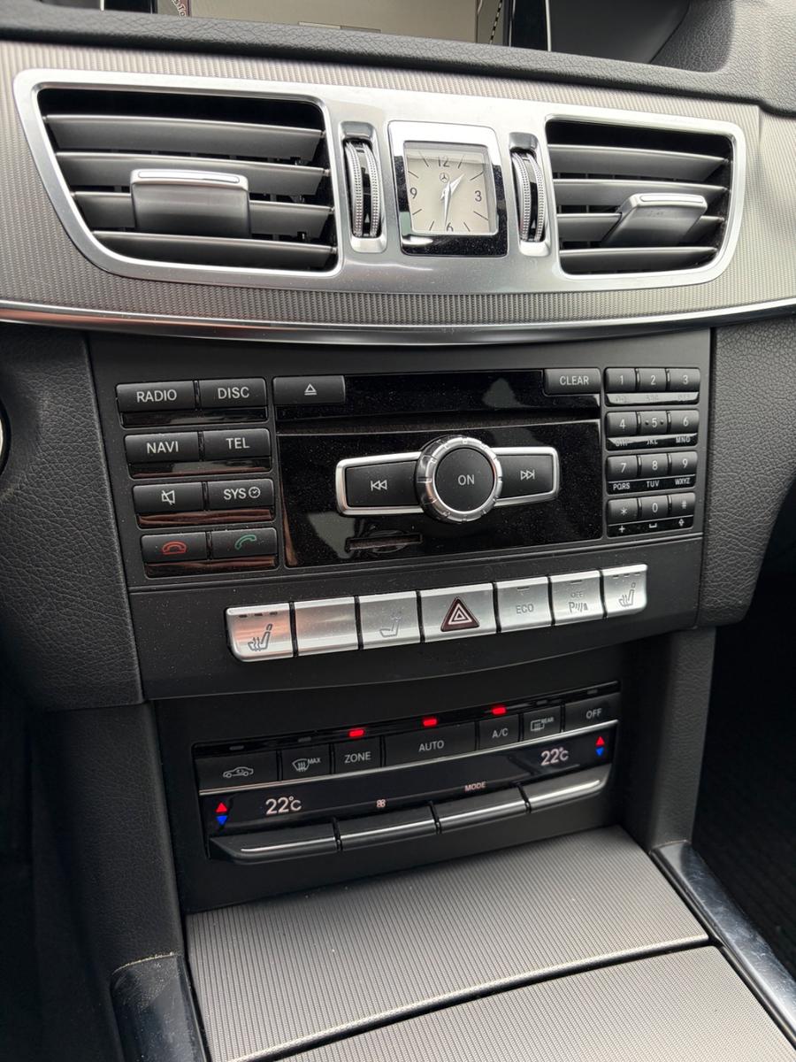 Mercedes-Benz E300 2013 — photo 21