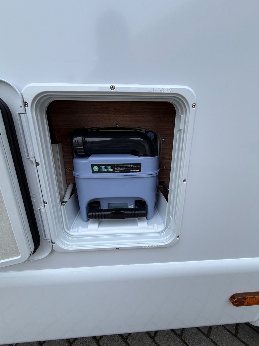 Fahrzeugabbildung Weinsberg CaraCompact 640 MEG MJ26 Mercedes Sprinter