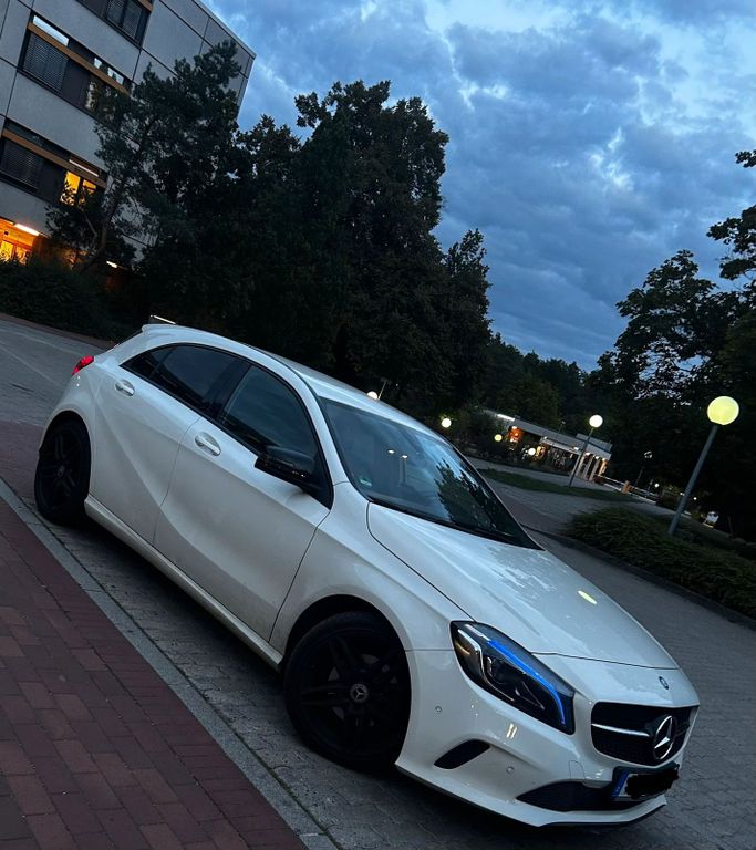 Image of Mercedes-Benz A 220