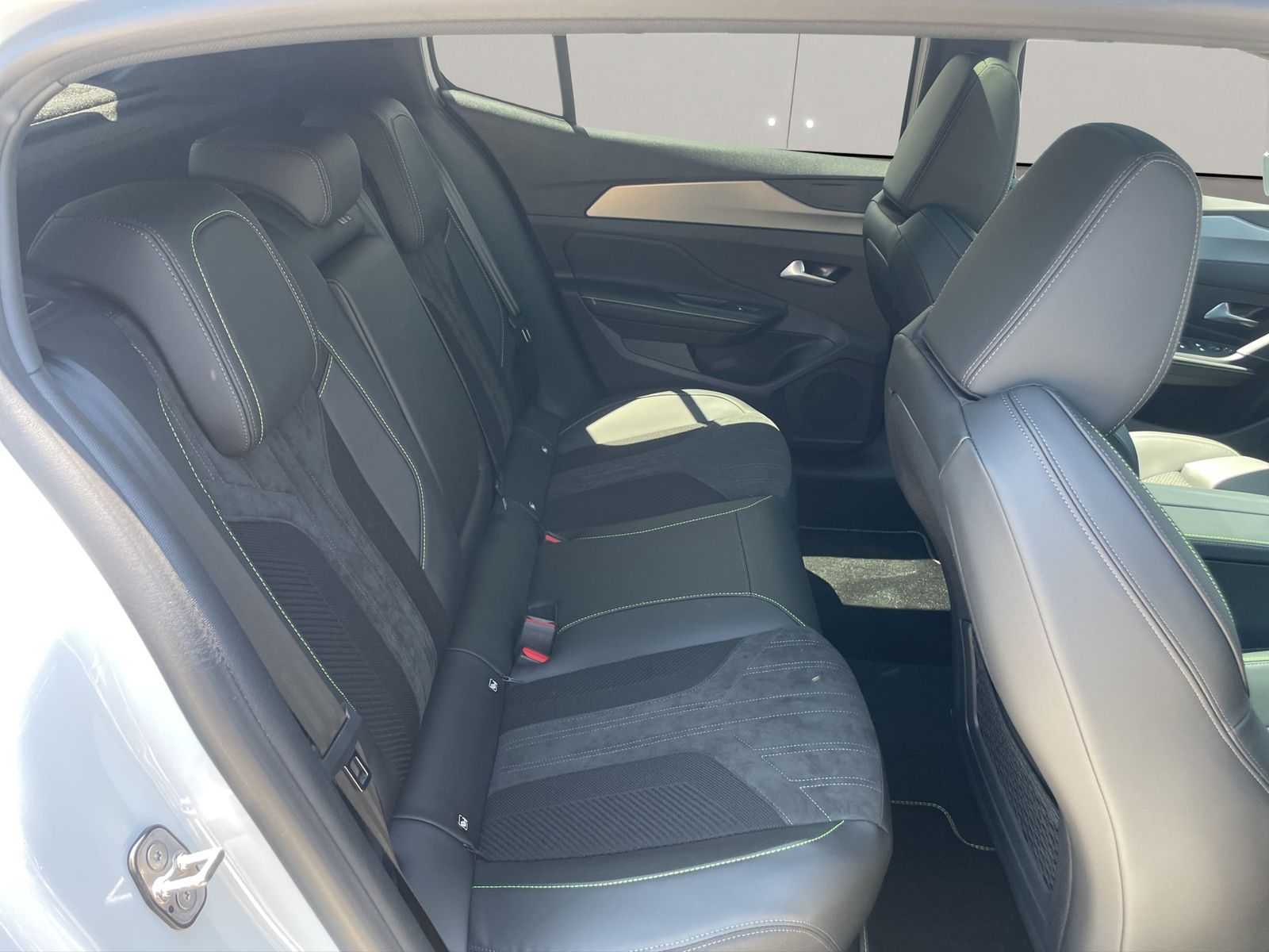 Peugeot 408 - Bild 18