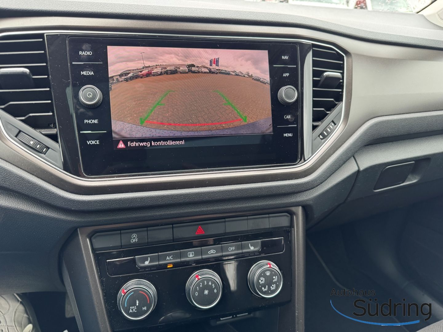 T-Roc 1,6 TDI Style Pano Rückfahrk. Navi AHK