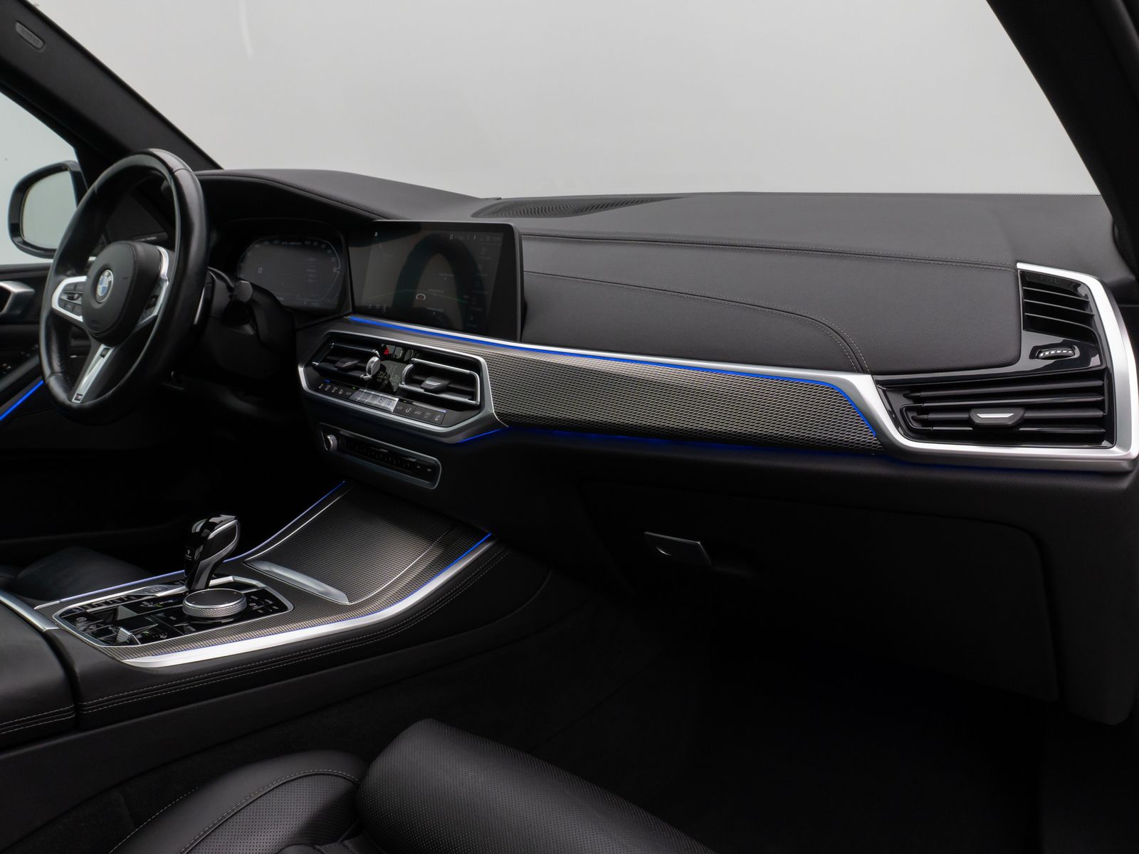 Fahrzeugabbildung BMW X5 M50i Panorama 360° HUD DAB H/K AHK Individual