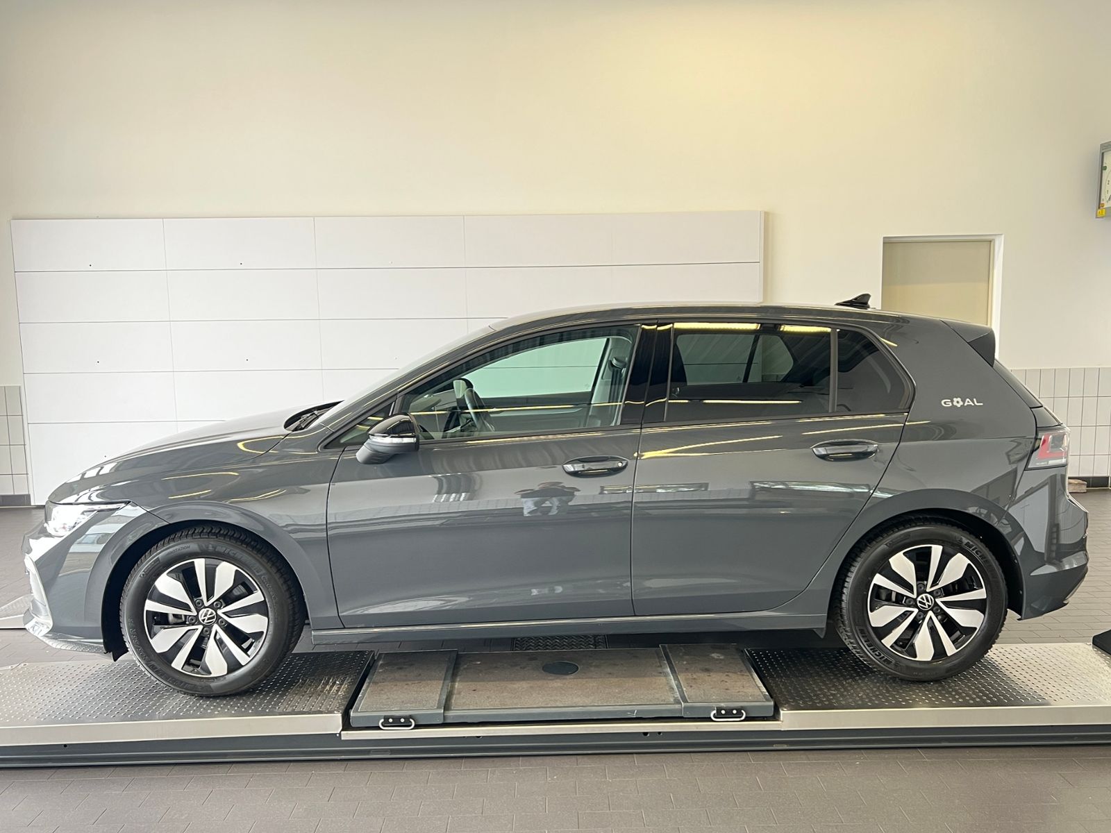 Fahrzeugabbildung Volkswagen Golf VIII Goal 1.5 eTSI DSG *AHK, LED, ACC, Navi