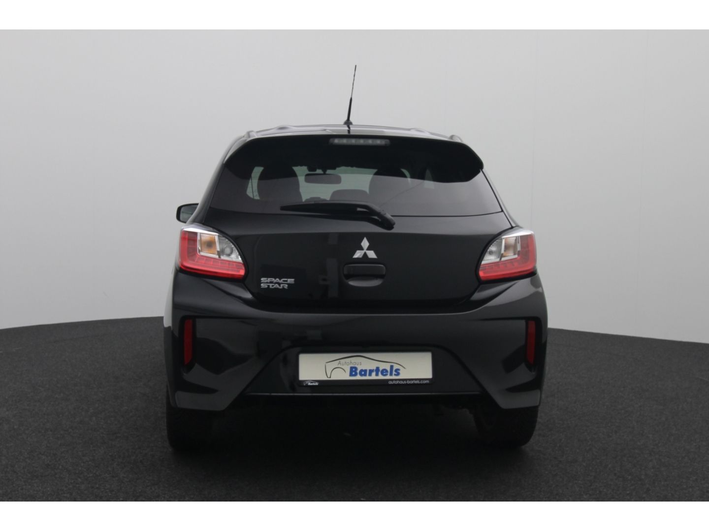Fahrzeugabbildung Mitsubishi Space Star Select+ 1,2 l MIVEC M T AS&G mit AHK