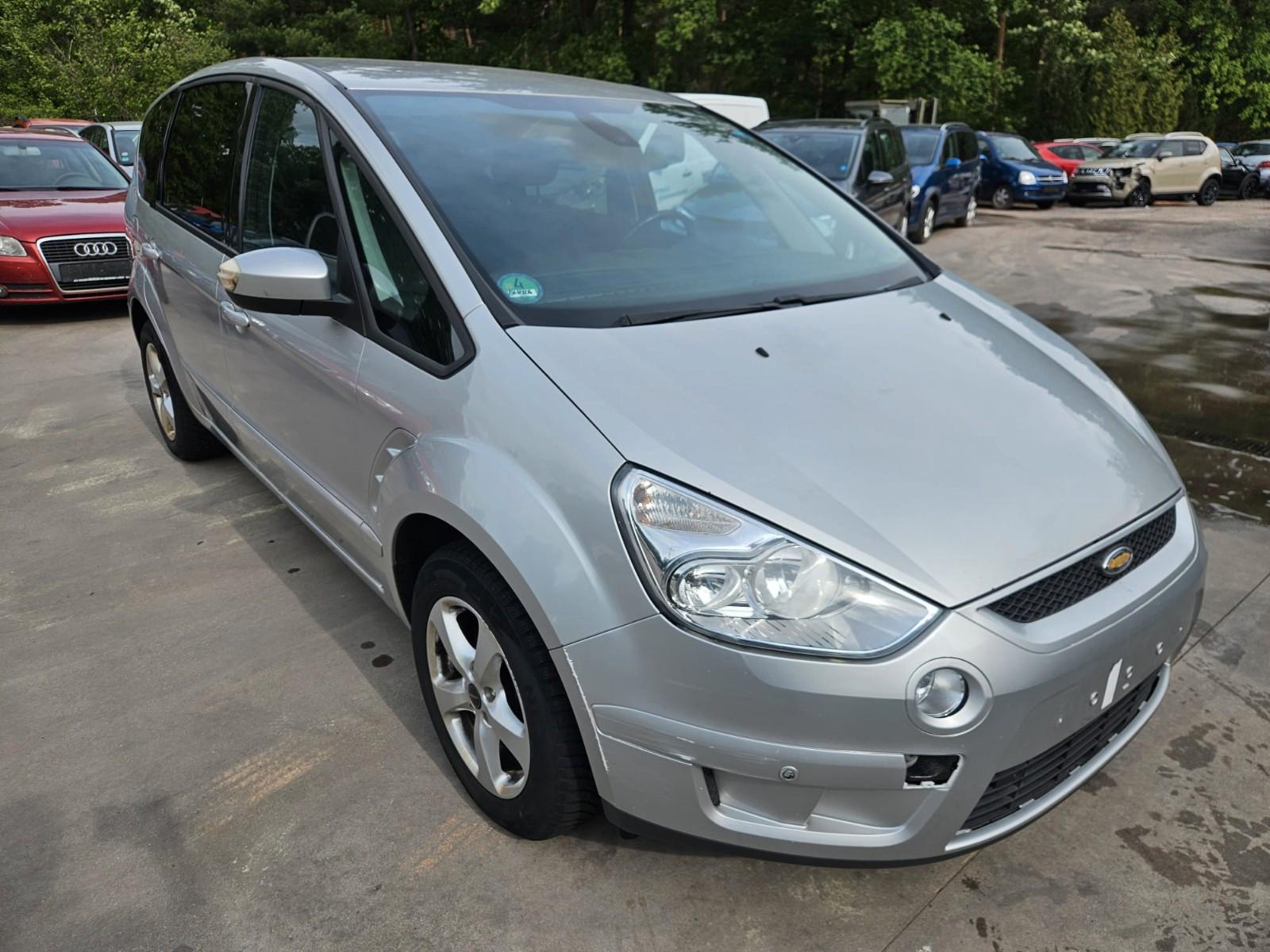 Ford S-MAX 2007 — rear view