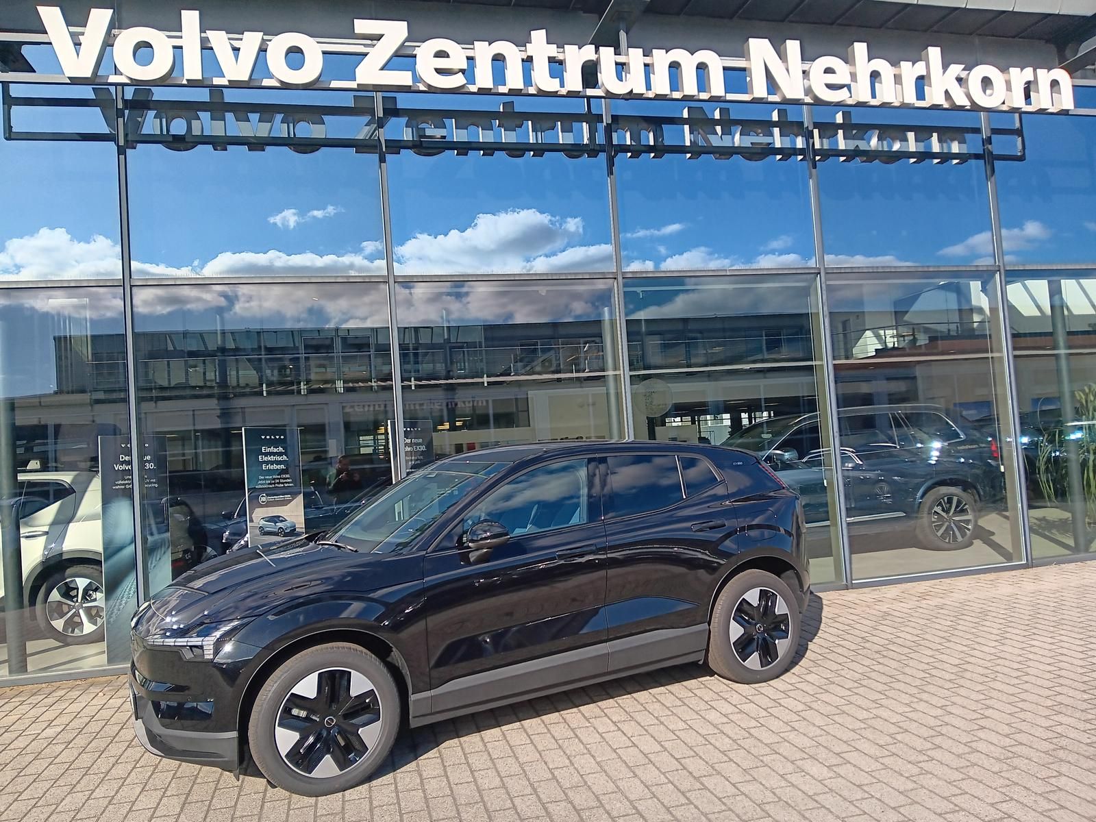 Fahrzeugabbildung Volvo EX30 Single Plus 2WD Pure Electric