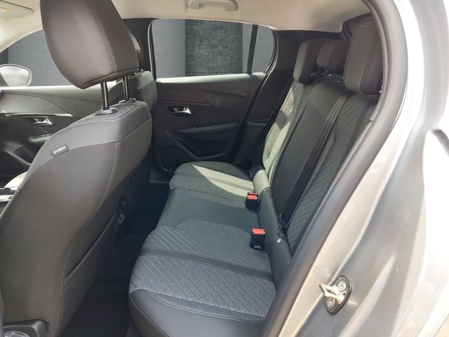 Peugeot 208 - Bild 9