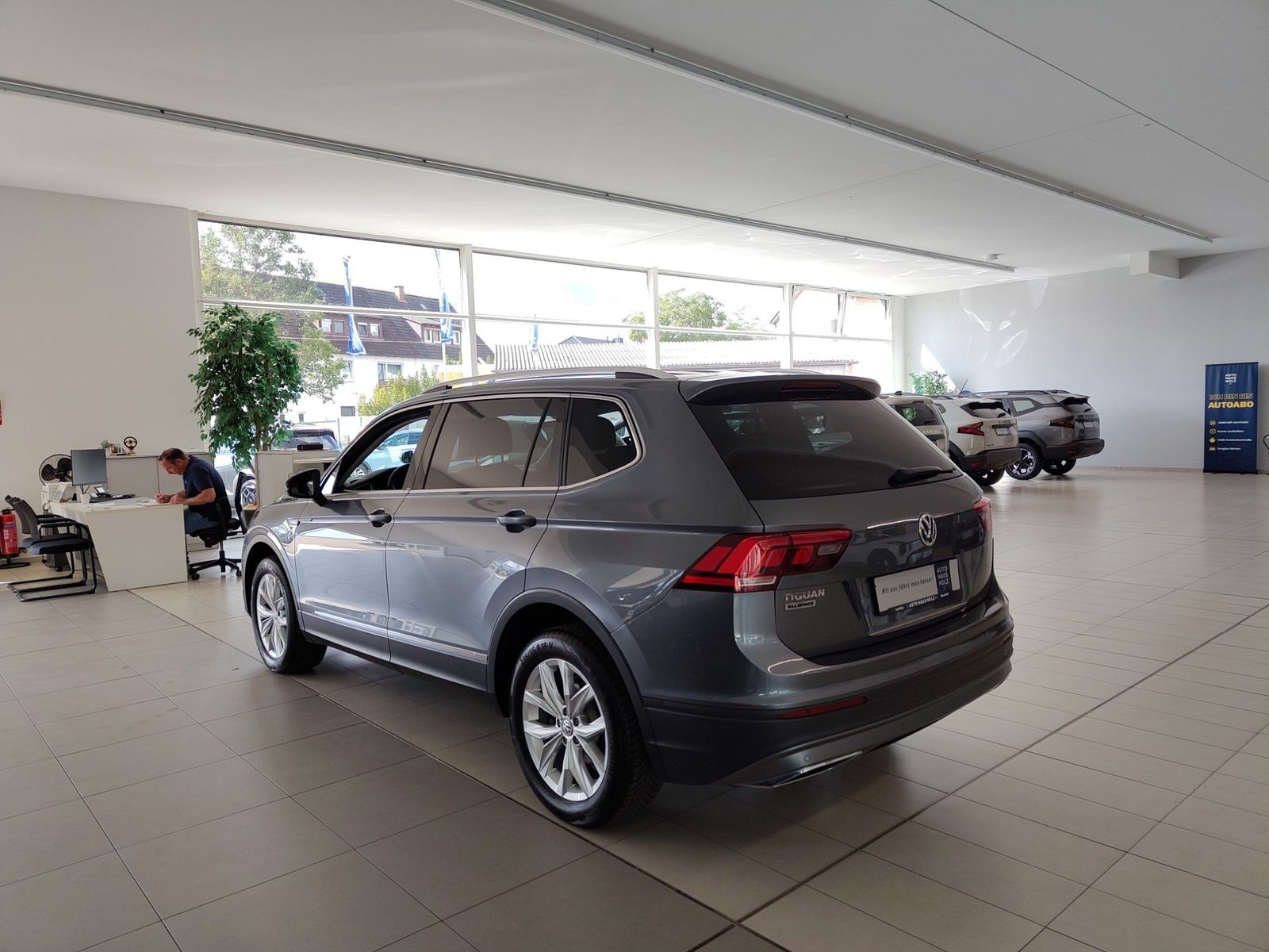 VW Tiguan Allspace 1.5 TSI Comfortline Allwetter Kl – Bild 2