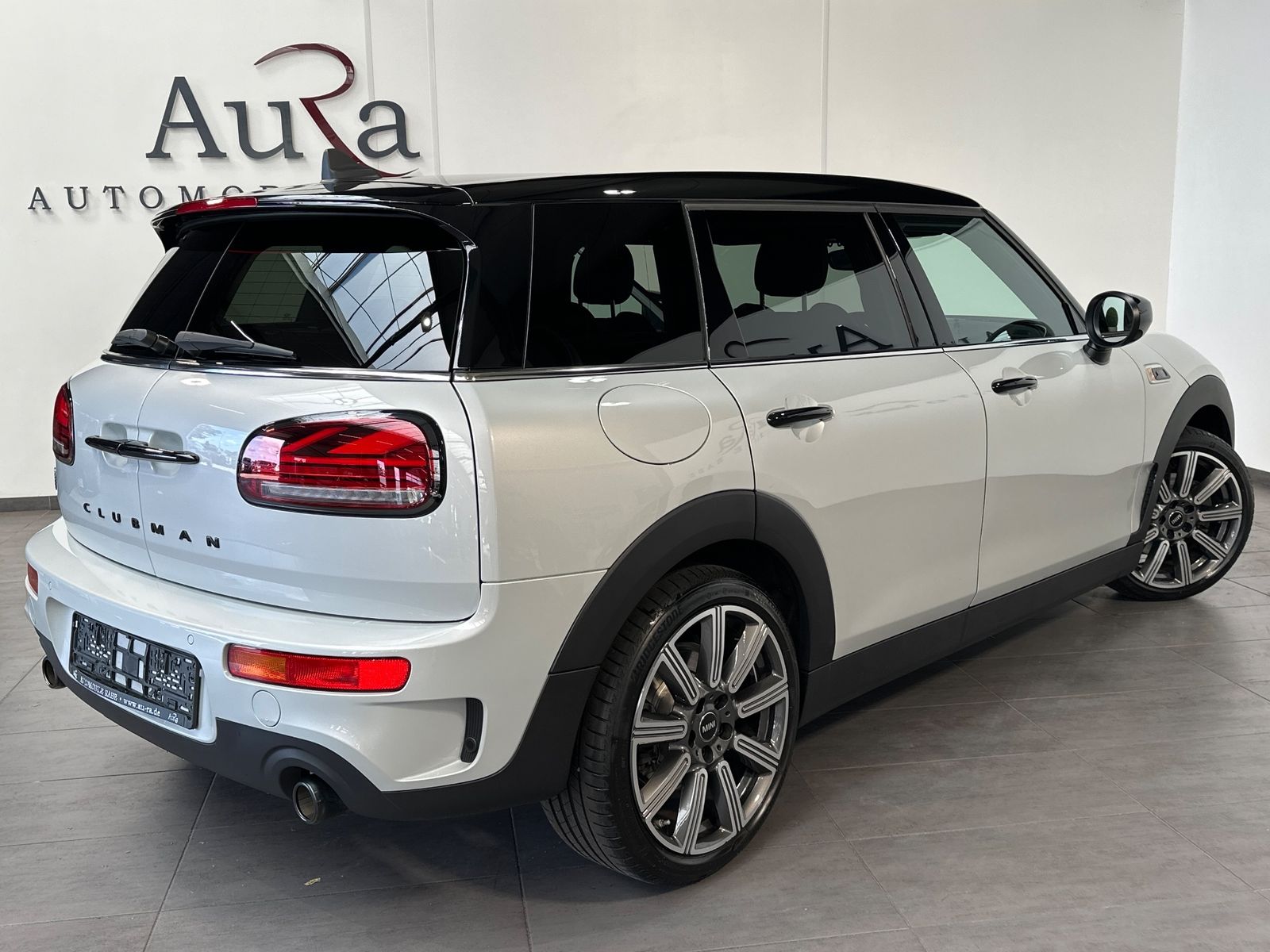 Fahrzeugabbildung MINI Cooper S Clubman Aut. Classic Black NAV+LED+KAM