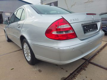 Mercedes E 220 - 7