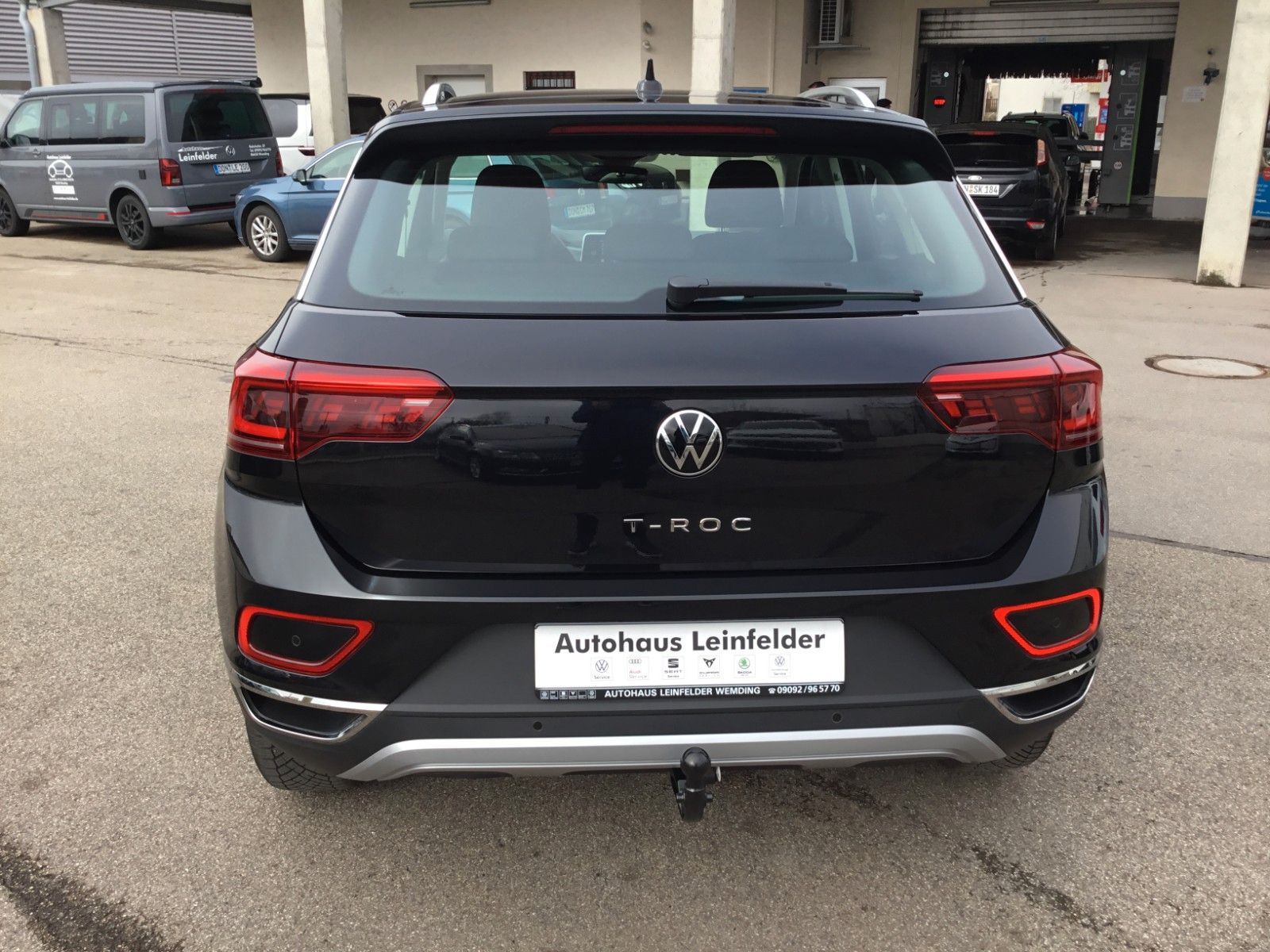 Fahrzeugabbildung Volkswagen T-Roc 1.5 TSI DSG Style+AHK+MatrixLED+ACC+Pano