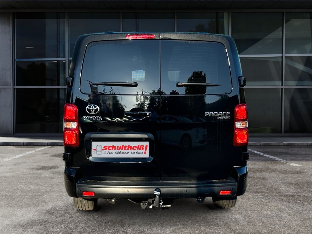 Fahrzeugabbildung Toyota Proace 2,0-l-D-4D L2 (8-Si.) Autm. Verso Shuttle