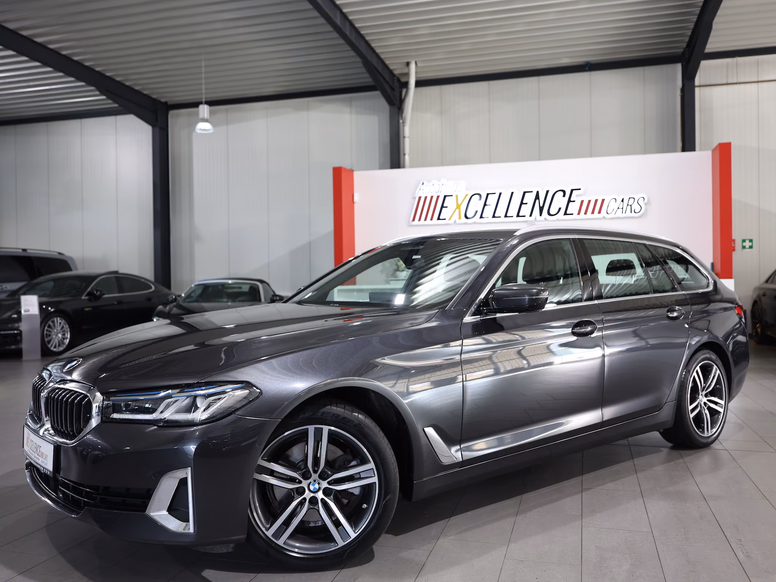 BMW 520d Touring xDrive LUXURY / LASER / PANORAMA