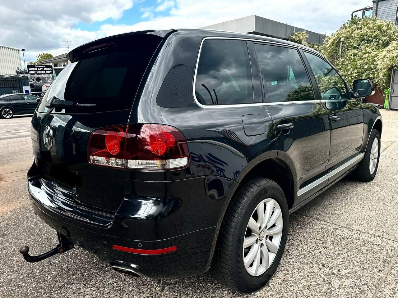 Volkswagen Touareg 2009 — photo 8