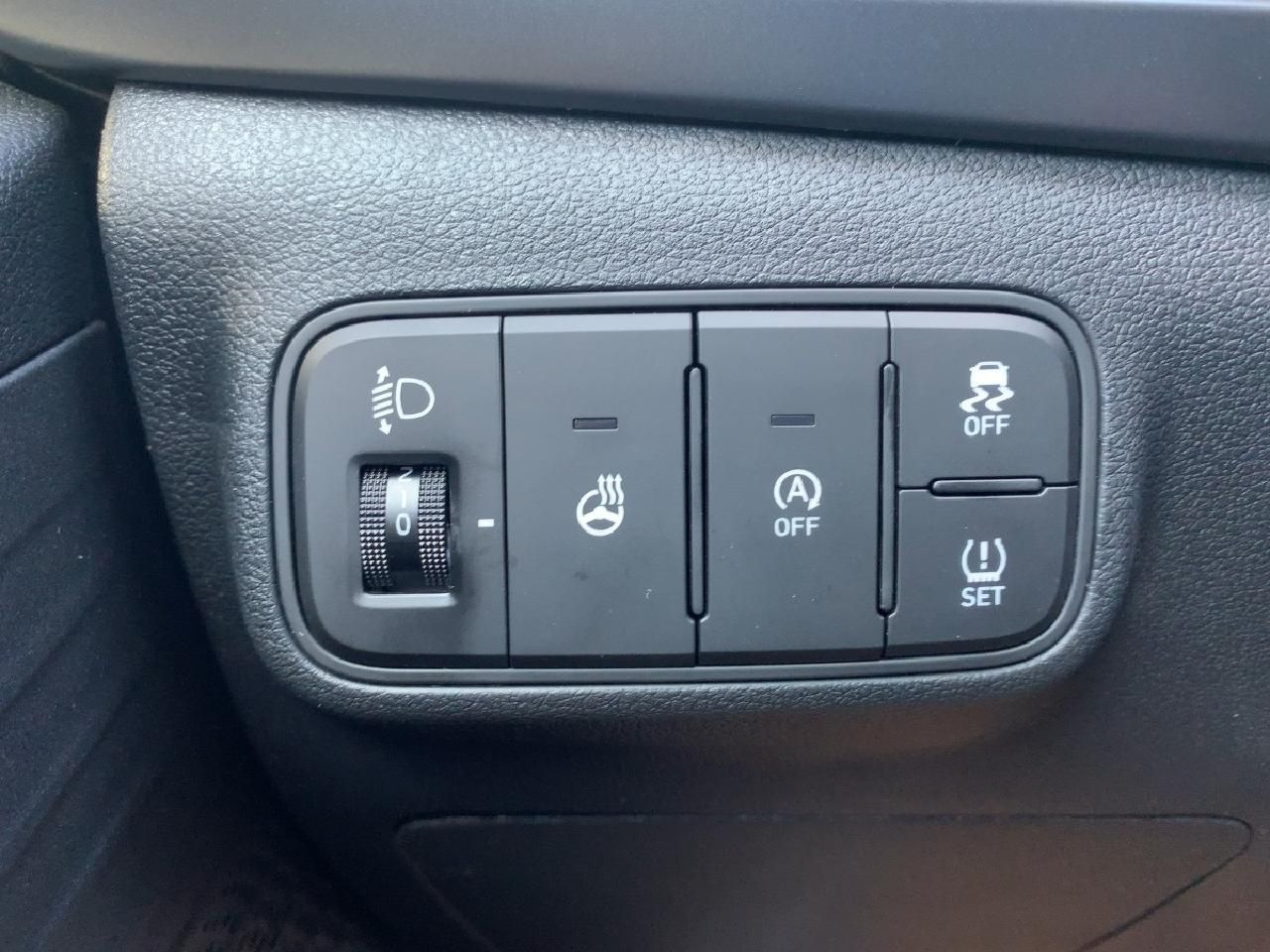 Fahrzeugabbildung Hyundai BAYON Blackline 2WD bis 30.07. FAST START*