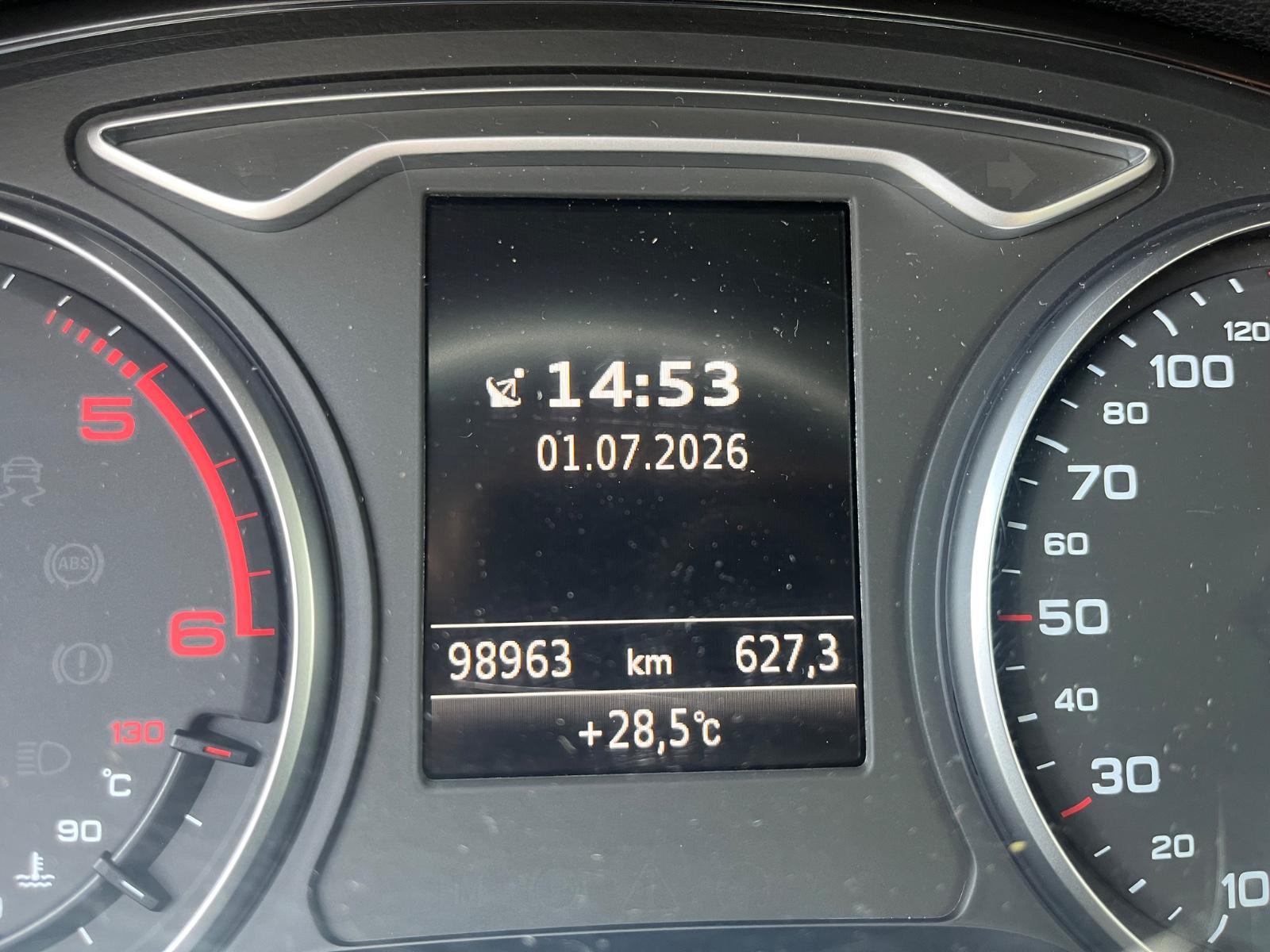 Audi Q2  sport basis Sitzheizung Bluetooth USB Navi