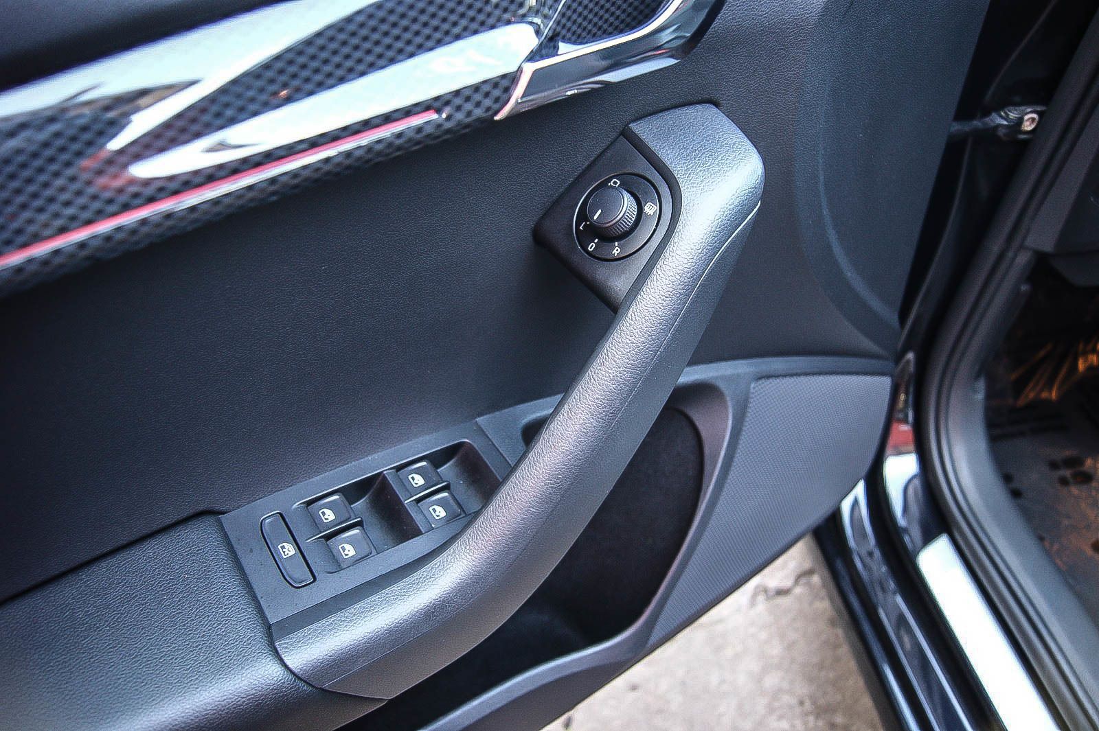 Fahrzeugabbildung SKODA Octavia Combi RS 245 VIRTUAL STANDHEIZUNG ACC DC