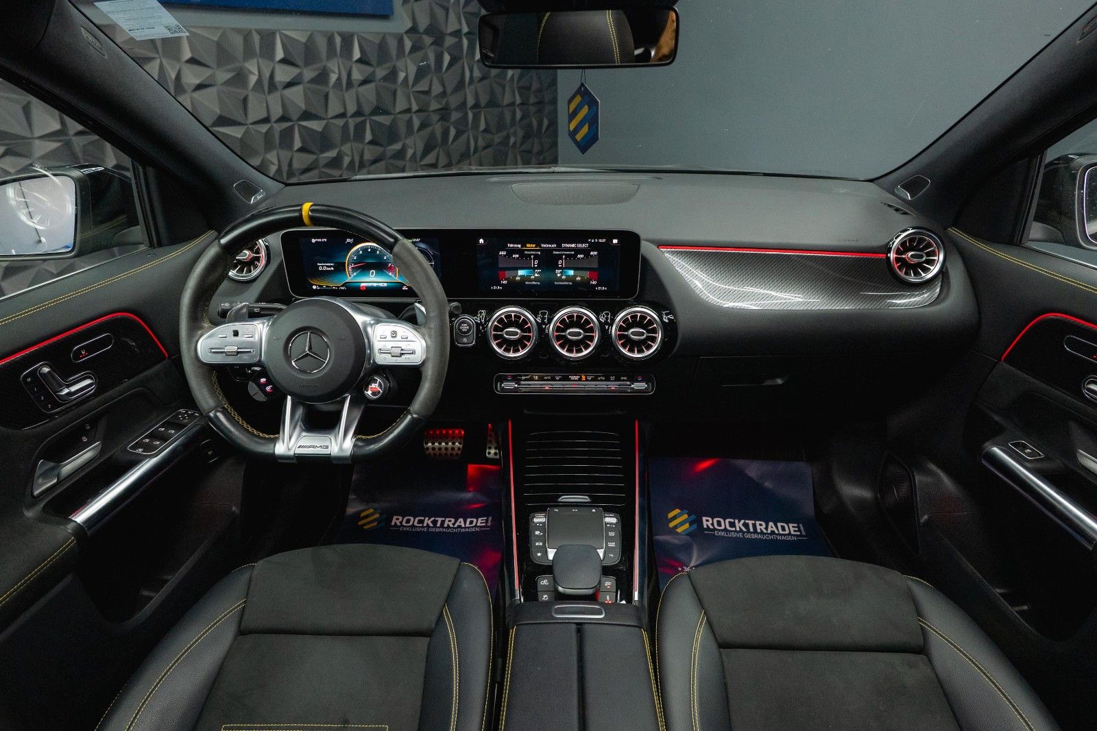 Fahrzeugabbildung Mercedes-Benz GLA 45 S AMG 4Matic | ACC | PANO | BURMESTER