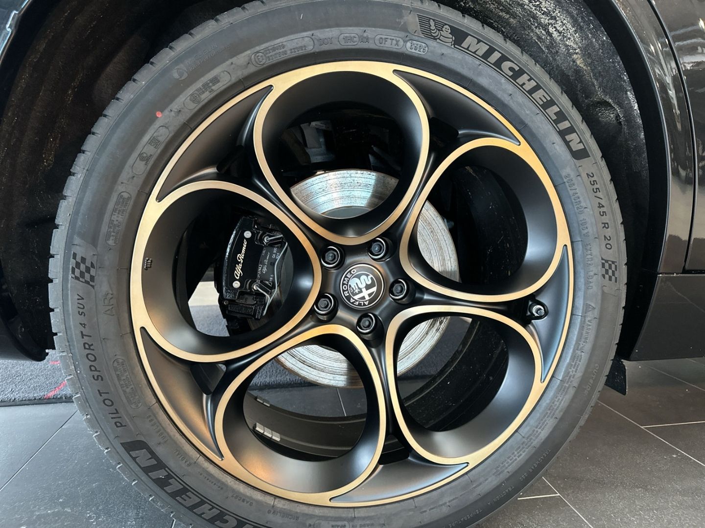 Alfa Romeo Stelvio - Bild 23