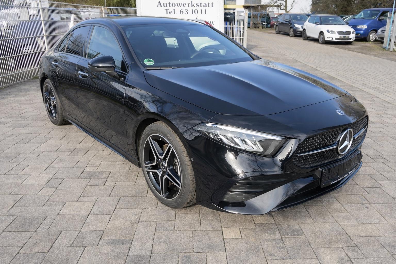 Mercedes-Benz A 200 Limousine AMG Kamera Navi *10429 Km*