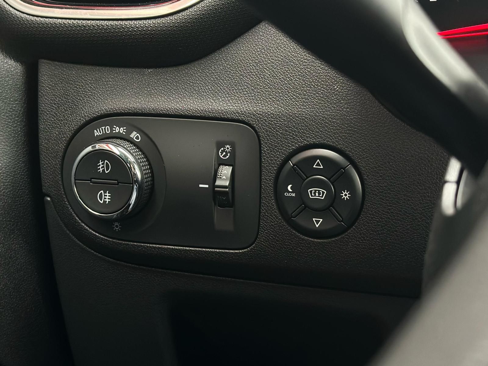 OPEL Crossland X 1.2 ULTIMATE LED#SHZ#LH#TEMP#NAV#HUD - Image 19