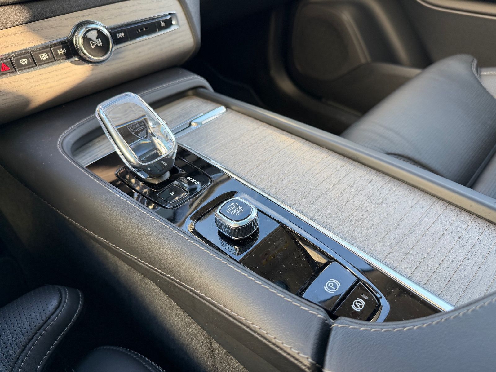 Fahrzeugabbildung Volvo XC90 B5 D Ultimate Dark AWD*B&W*LUFT*STHZG*360*
