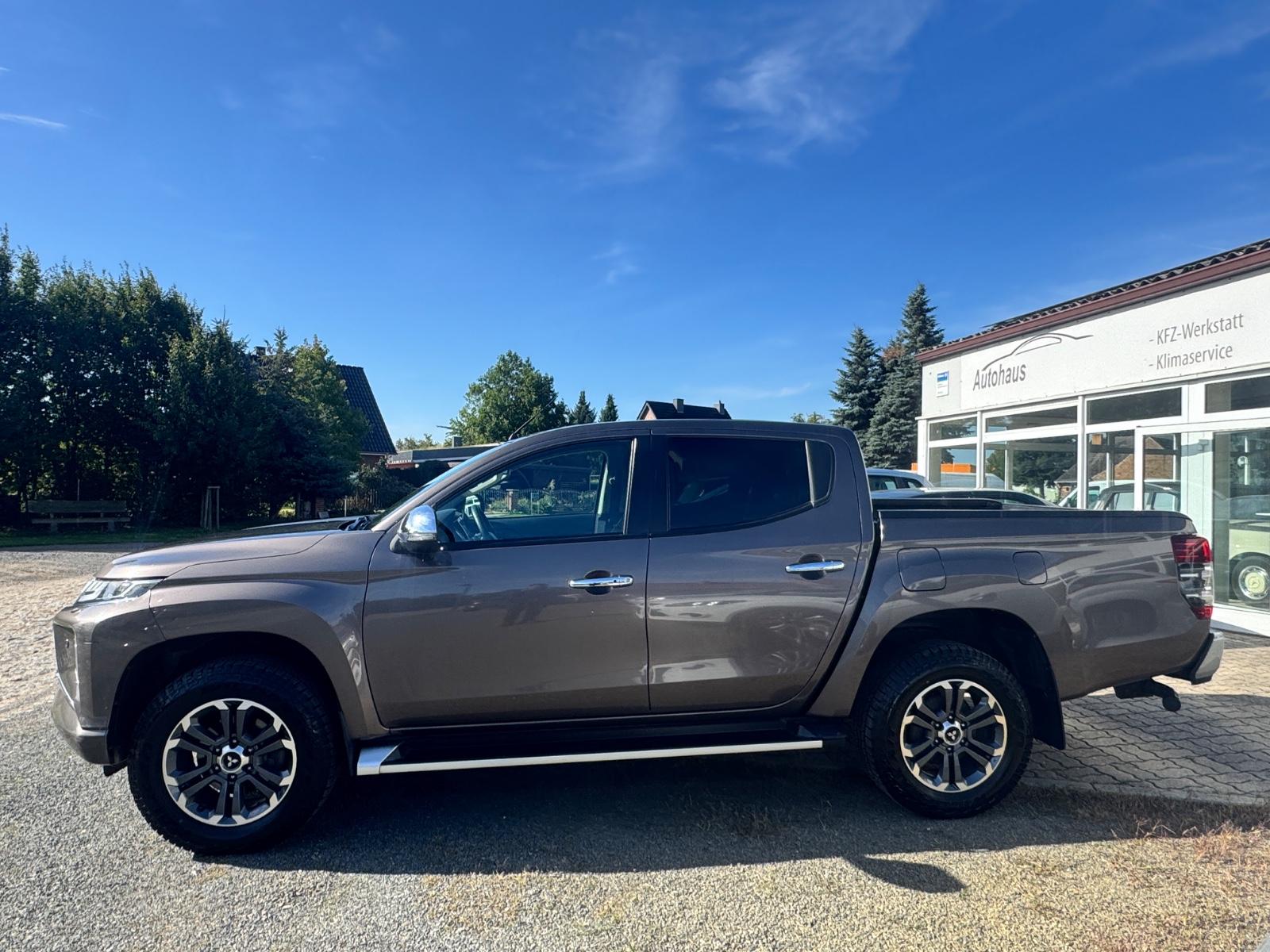 Mitsubishi L200 Intro Edition Doppelkabine 4WD Automatik