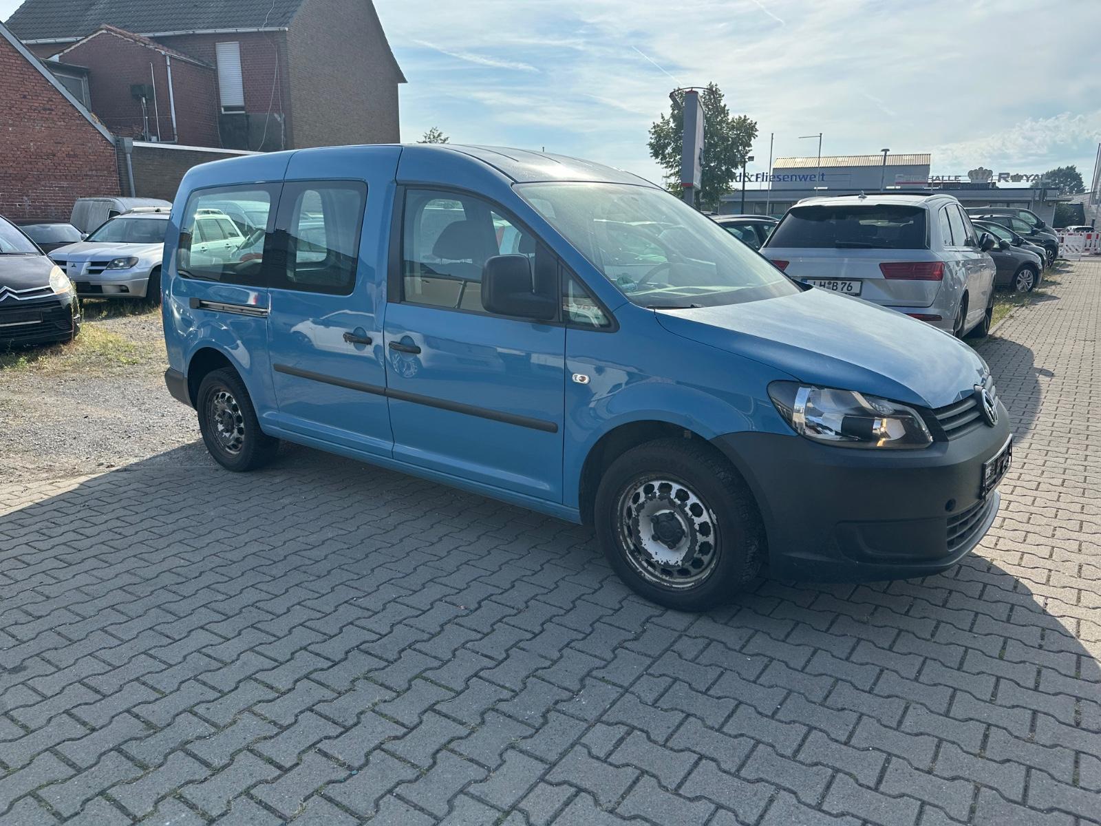 Volkswagen Caddy 2012 — rear view