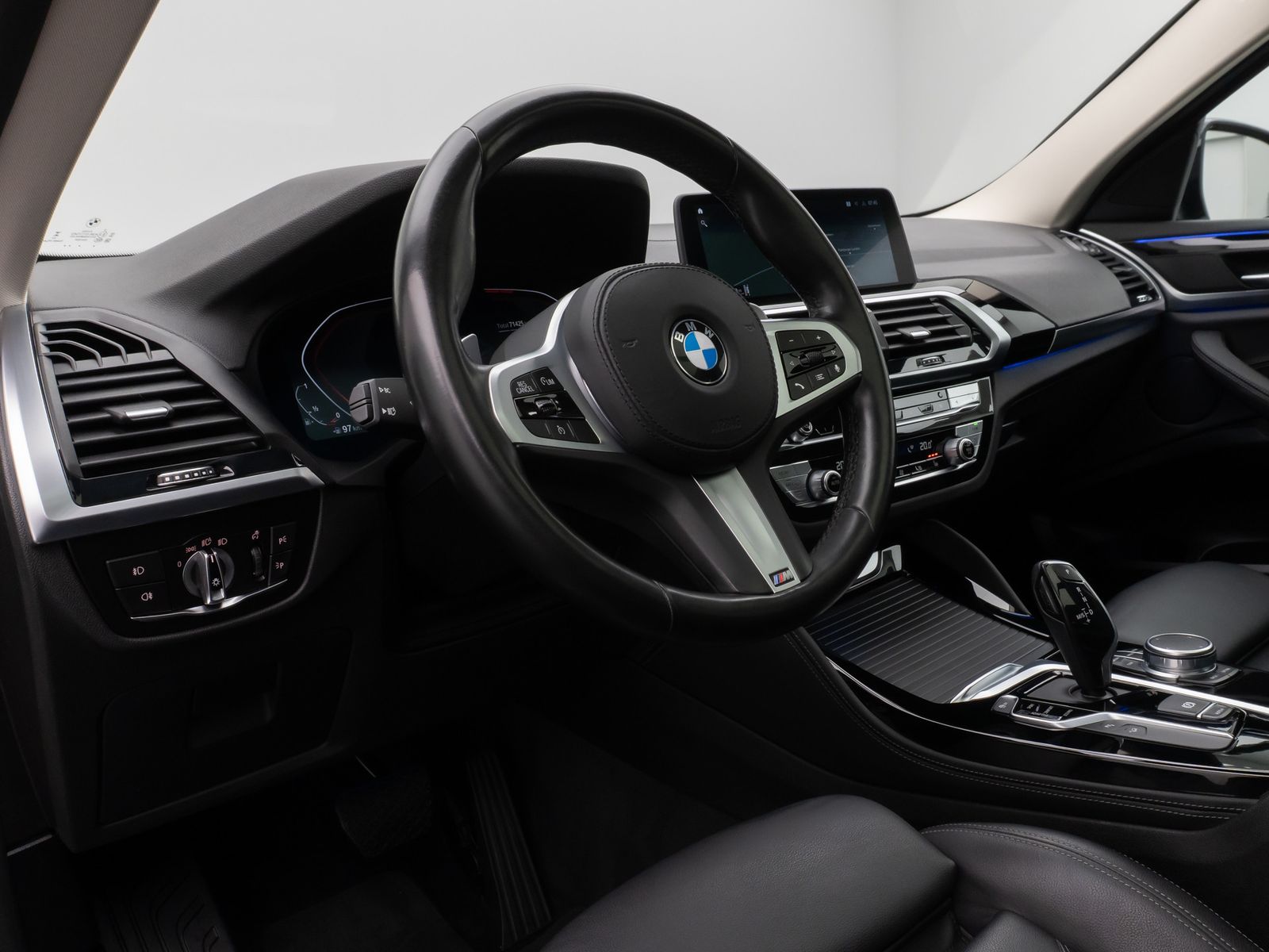 Fahrzeugabbildung BMW X4 xD30i xLine Panorama Kamera HUD DAB HiFi AHK