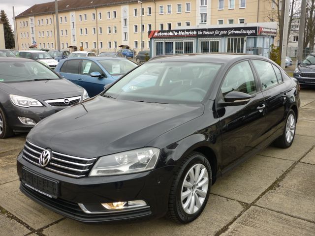 Volkswagen Passat 1.4 TSI Trendline PDC! Sitzheizung! AHK!