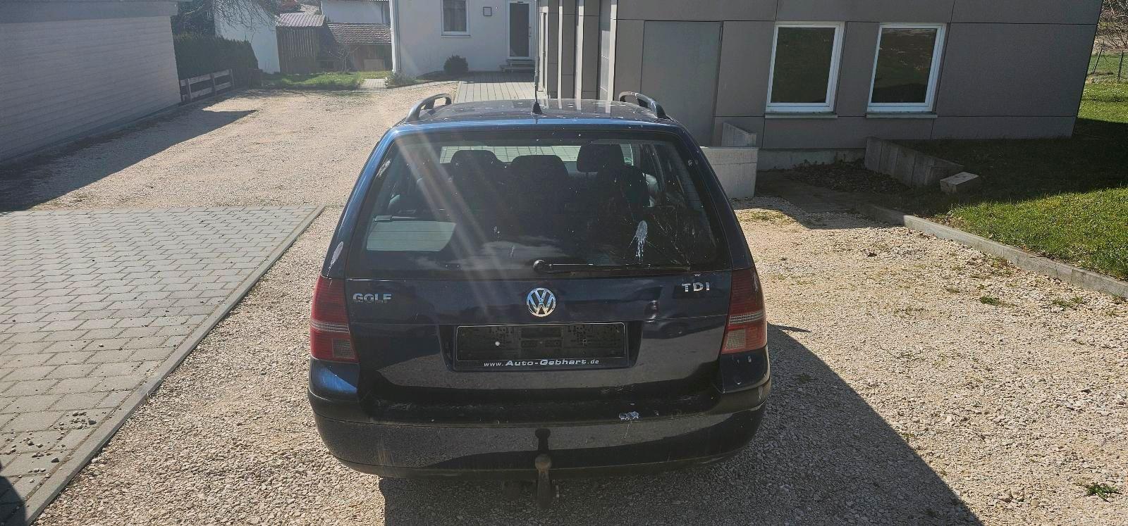 Volkswagen Golf 2005 — interior