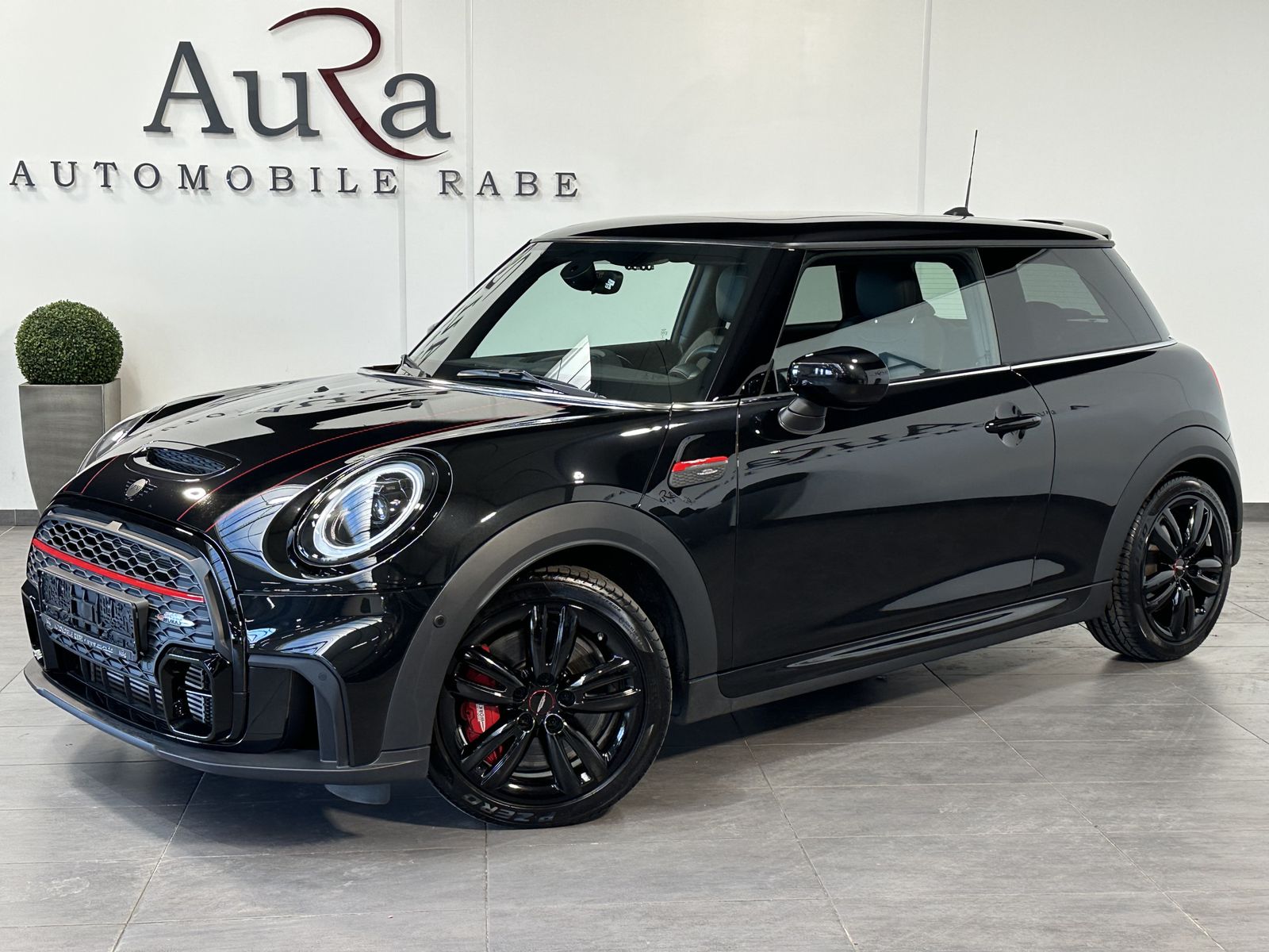 Fahrzeugabbildung MINI John Cooper Works Sport-Aut. NAV+LED+KAM+PANO+PP