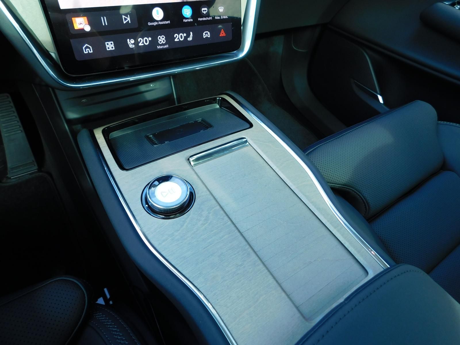 Fahrzeugabbildung Volvo EX90 Plus Twin Motor Executive Editon