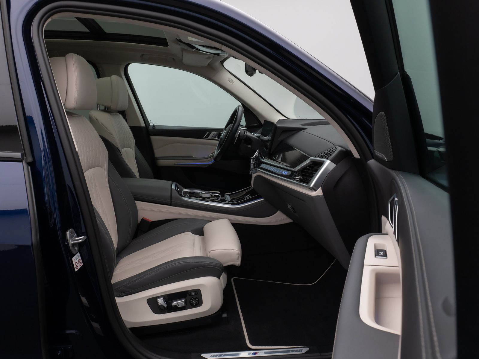 Fahrzeugabbildung BMW X5 xD50e M Sport 360°H/K Panorama Individual 22"