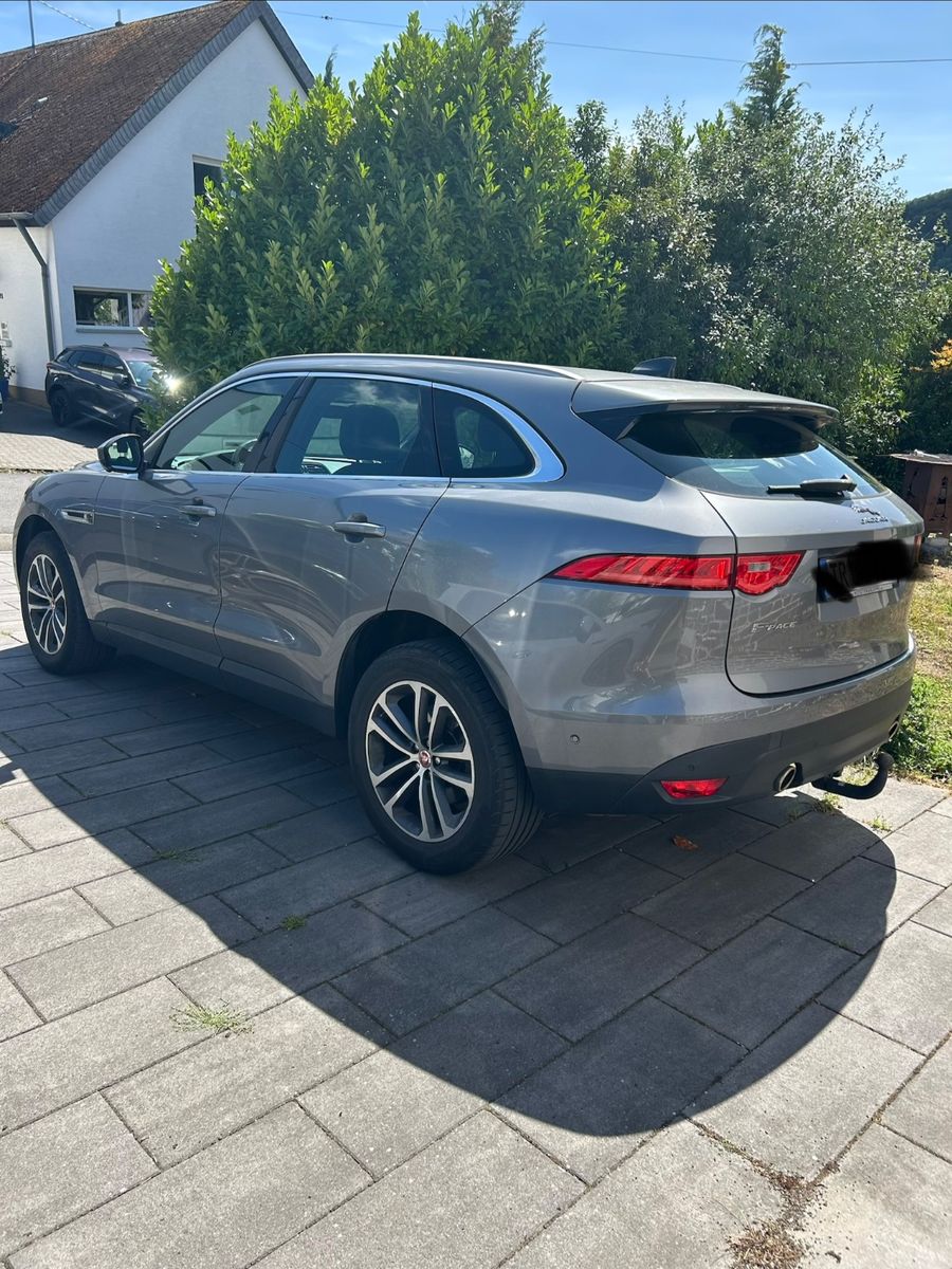 Jaguar F-Pace 30t AWD Prestige Automatik Prestige
