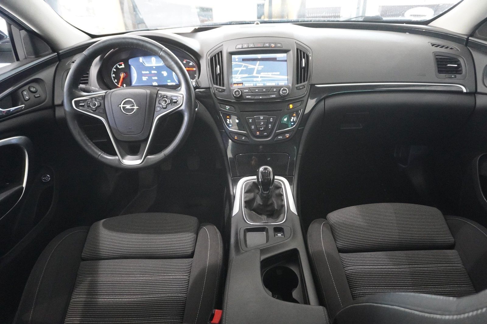 Fahrzeugabbildung Opel Insignia CT 2.0D 4X4 NAVI/LED/KAMERA/SPORT/AHK
