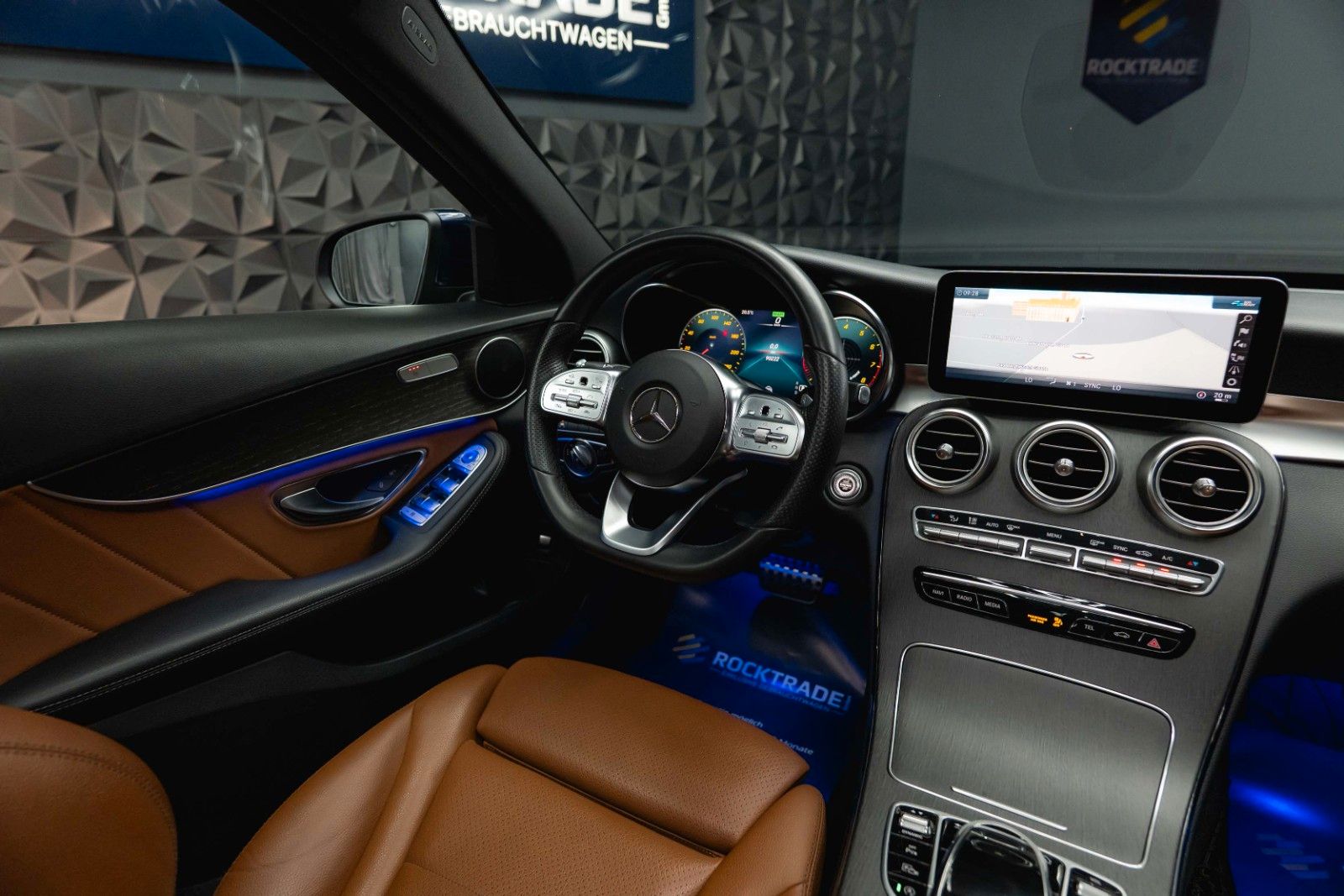 Fahrzeugabbildung Mercedes-Benz C 300 AMG | ACC | Pano | Mulitbeam | Widescreen