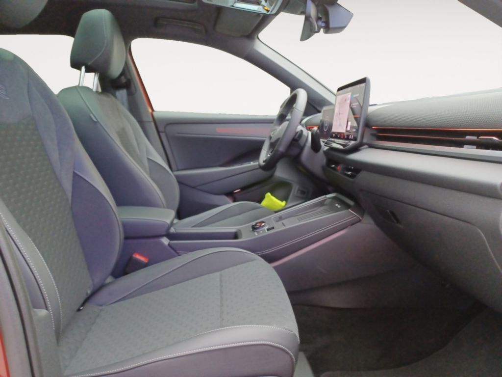 Fahrzeugabbildung Volkswagen T-Roc 1.5 eTSI DSG R-Line Black Style, AHZV uvm.