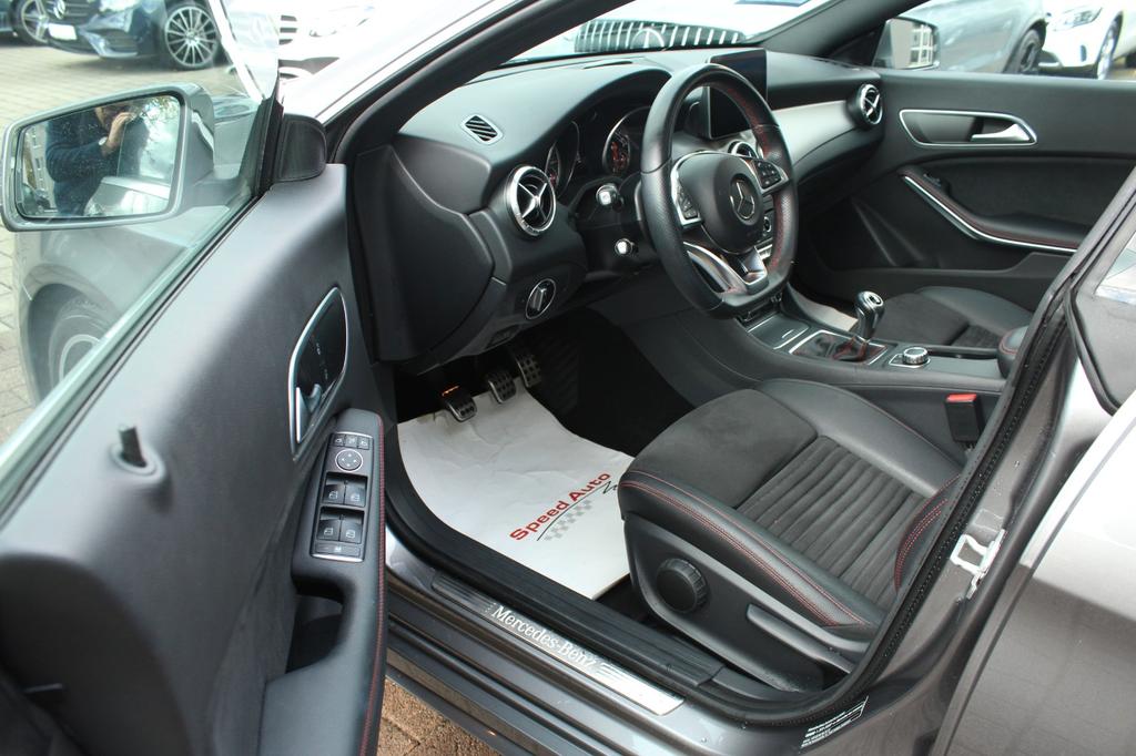 Mercedes-Benz CLA 180 Shooting Brake