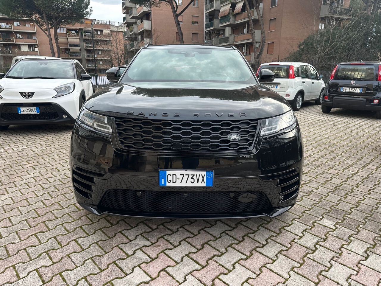 Land Rover Range Rover Velar 04/21 km.18130 3.0D i6 300cv R imagem 2