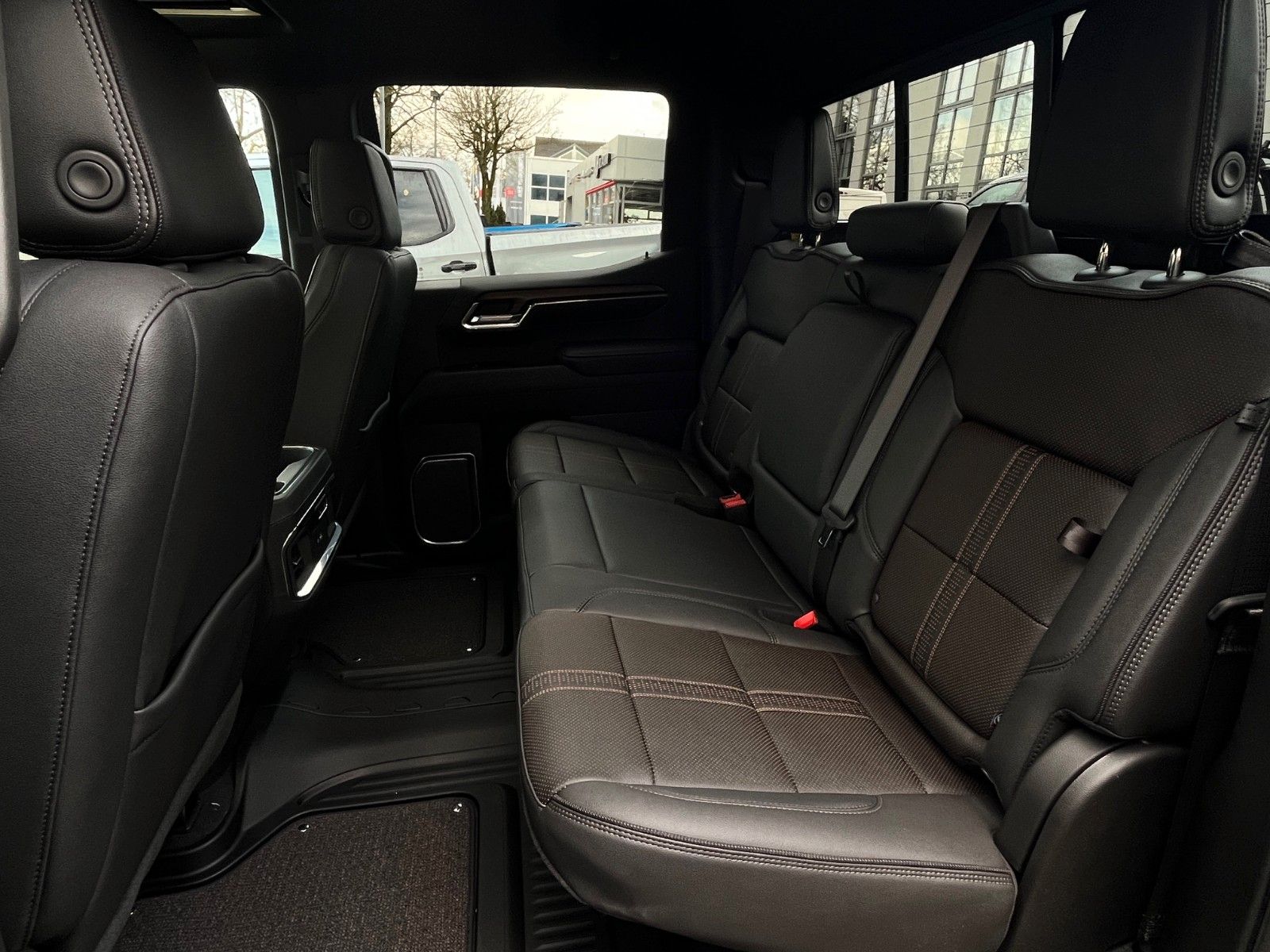 Fahrzeugabbildung Chevrolet Silverado 6.2 V8 High Country MY2025