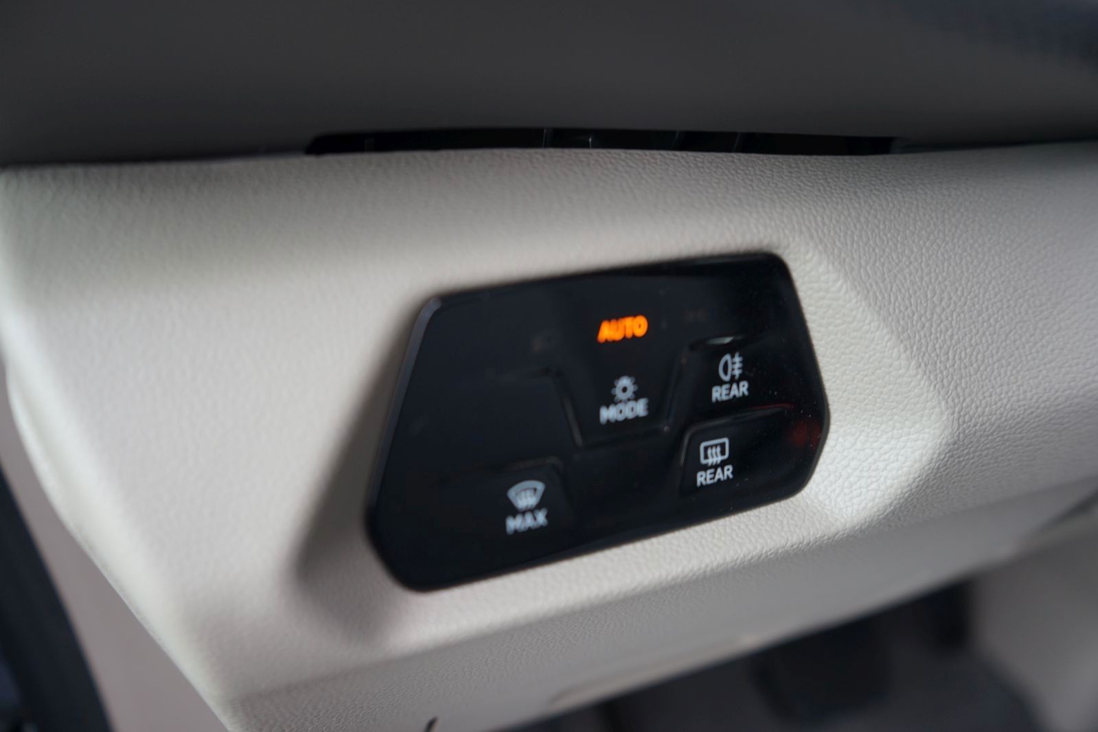 Fahrzeugabbildung Volkswagen T7 Multivan *ACC* 2X Schiebe*SOFORT VERFÜGBAR