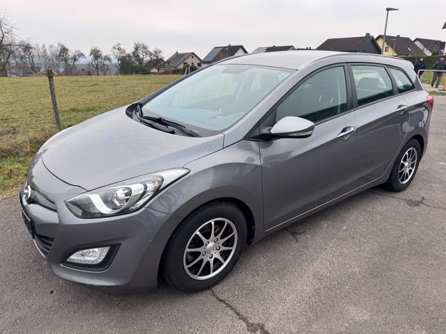 Hyundai i30 cw Trend 1.Hand