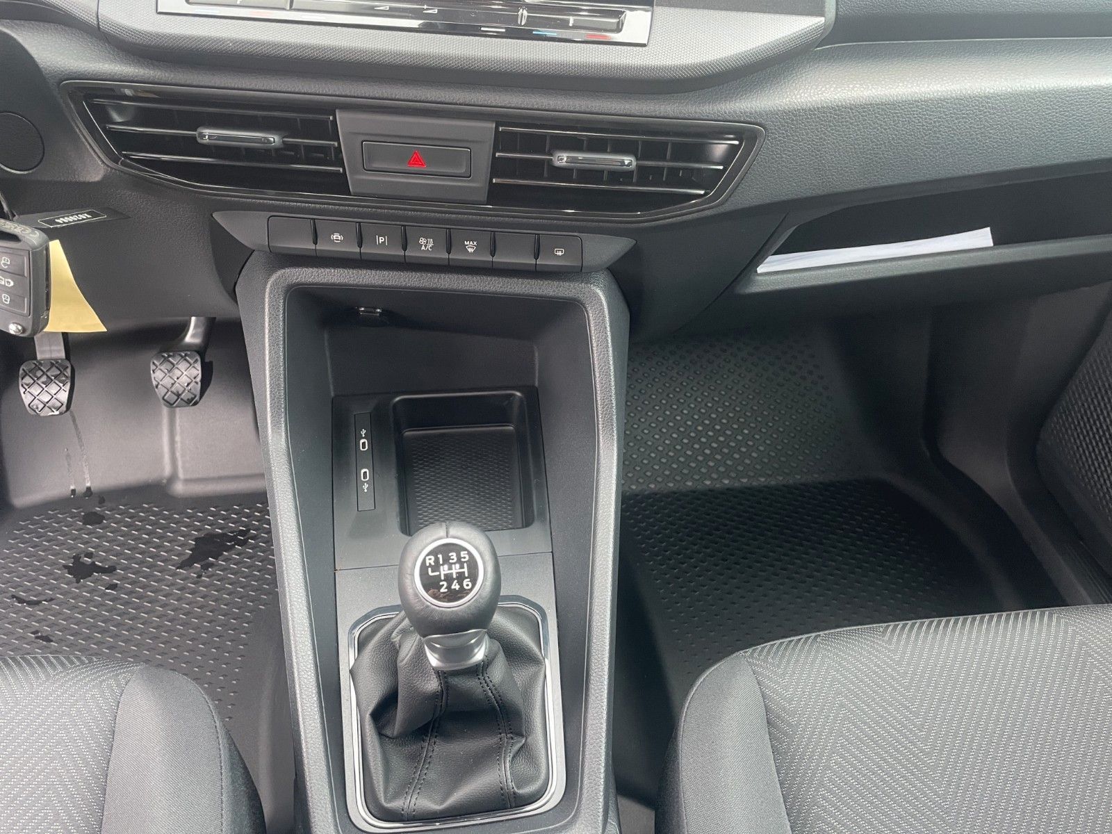 Fahrzeugabbildung Ford Transit Connect Trend L1 Kasten