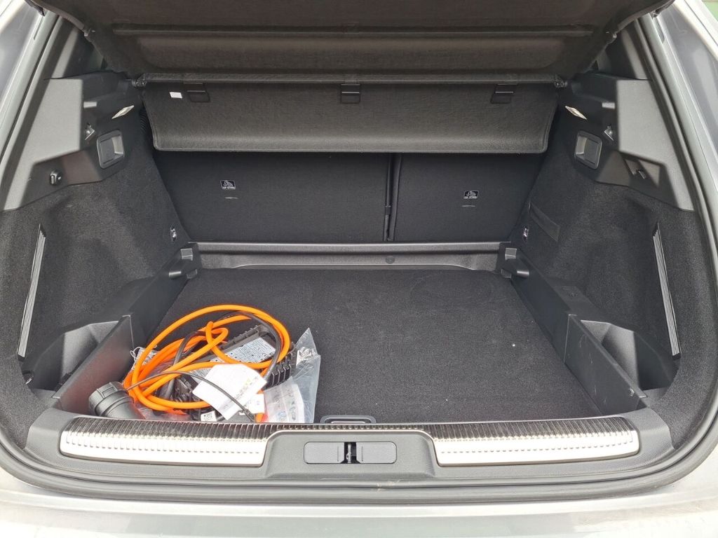 Fahrzeugabbildung DS Automobiles DS 7 Crossback E-Tense 4x4 Ligne Noire Hybrid EU