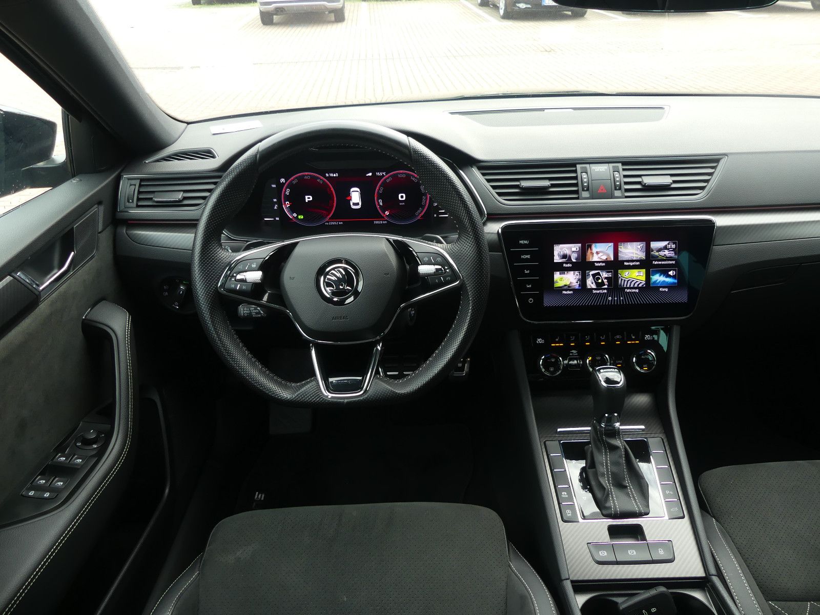 Fahrzeugabbildung SKODA Superb Combi Sportline 2,0 TDI DSG
