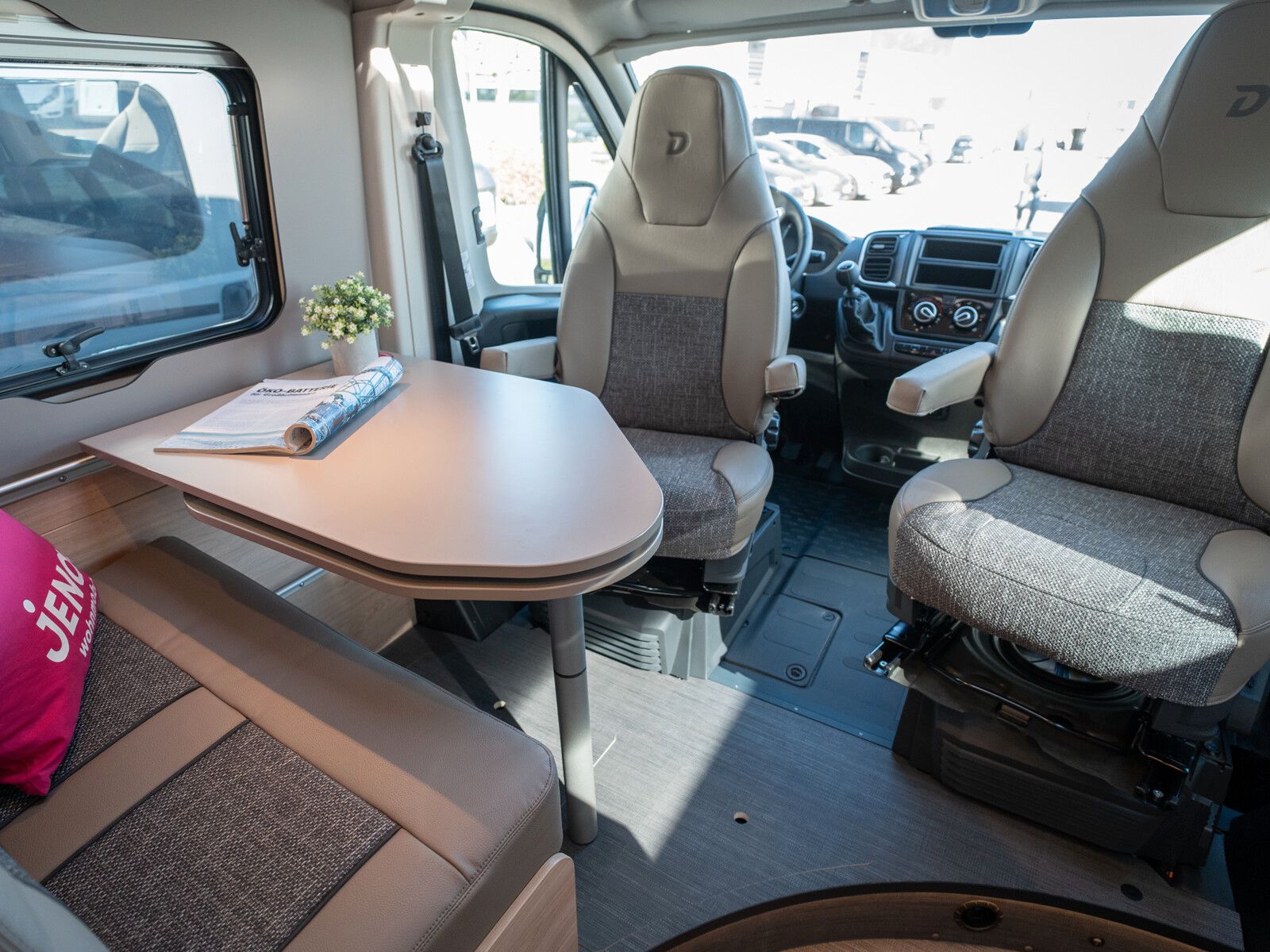 Fahrzeugabbildung Dethleffs Globetrail 600 DK / Fiat / Aufstelldach Heckausz