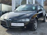 Alfa Romeo 1471.9 JTD 8V M-Jet Distinctive/TÜV 12-2026 - Alfa Romeo 147: 1.9