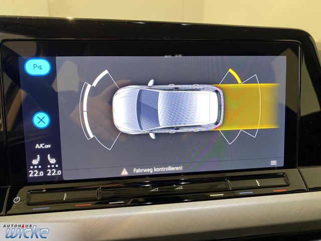Golf VIII 1.5 TSI Life NAVI KLIMA PDC LED