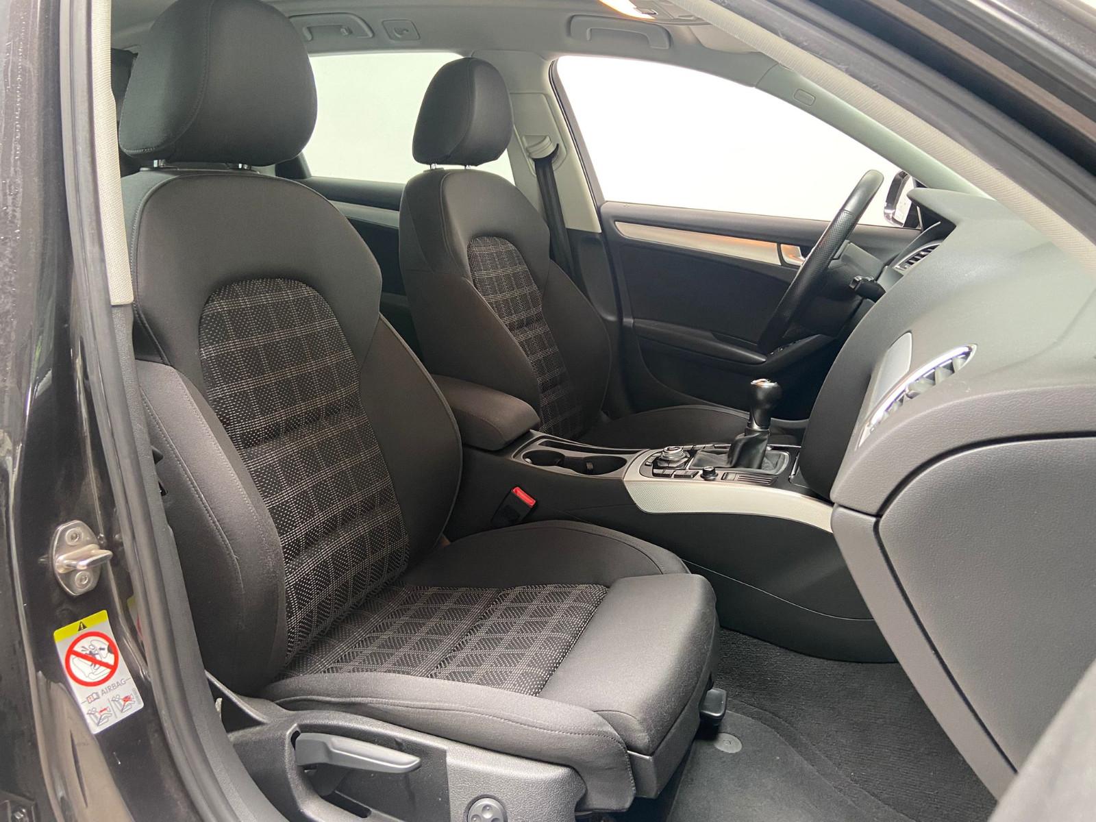 Audi A4 2010 — photo 10